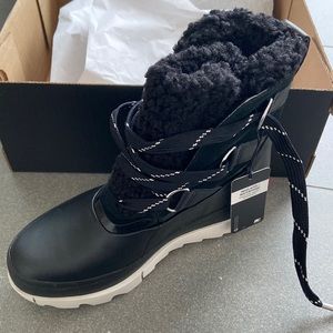 New in box size womens 8 Joan of arctic sorel boot black